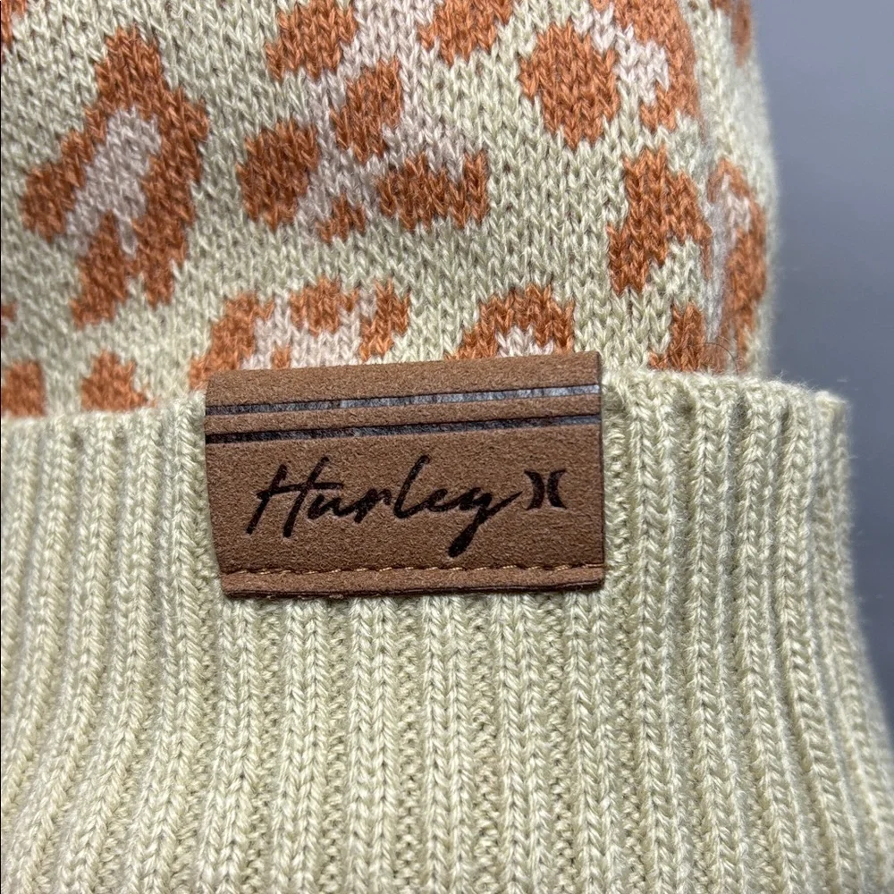 Hurley Women’s/Kids Vermont Pom Beanie Beige and Rust‎ Leopard/Cheetah Print